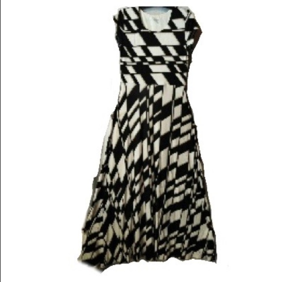 C EST. 1946 Women's Med Stretch Rayon Maxi Dress Black/White/Tan Abstract SS - Picture 3 of 12